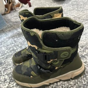 Boys snow boots